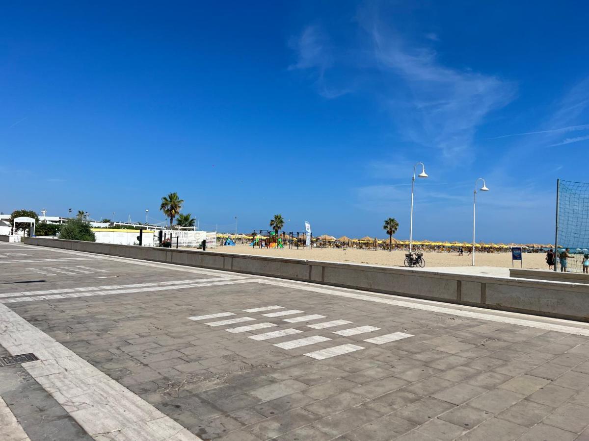 "Casa Incantevole" Fronte Mare Pescara - Appartamento Via Buozzi ภายนอก รูปภาพ
