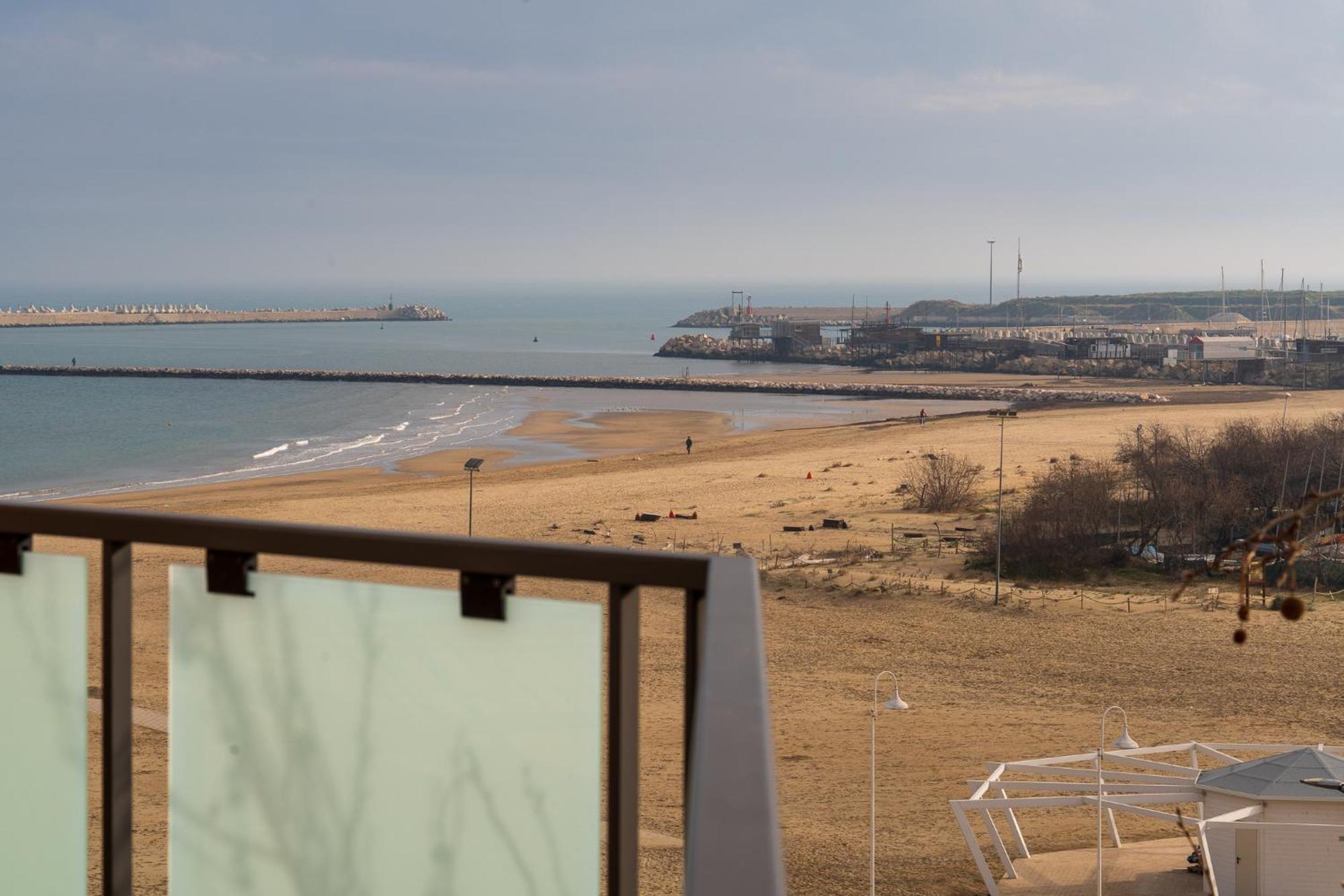 "Casa Incantevole" Fronte Mare Pescara - Appartamento Via Buozzi ภายนอก รูปภาพ
