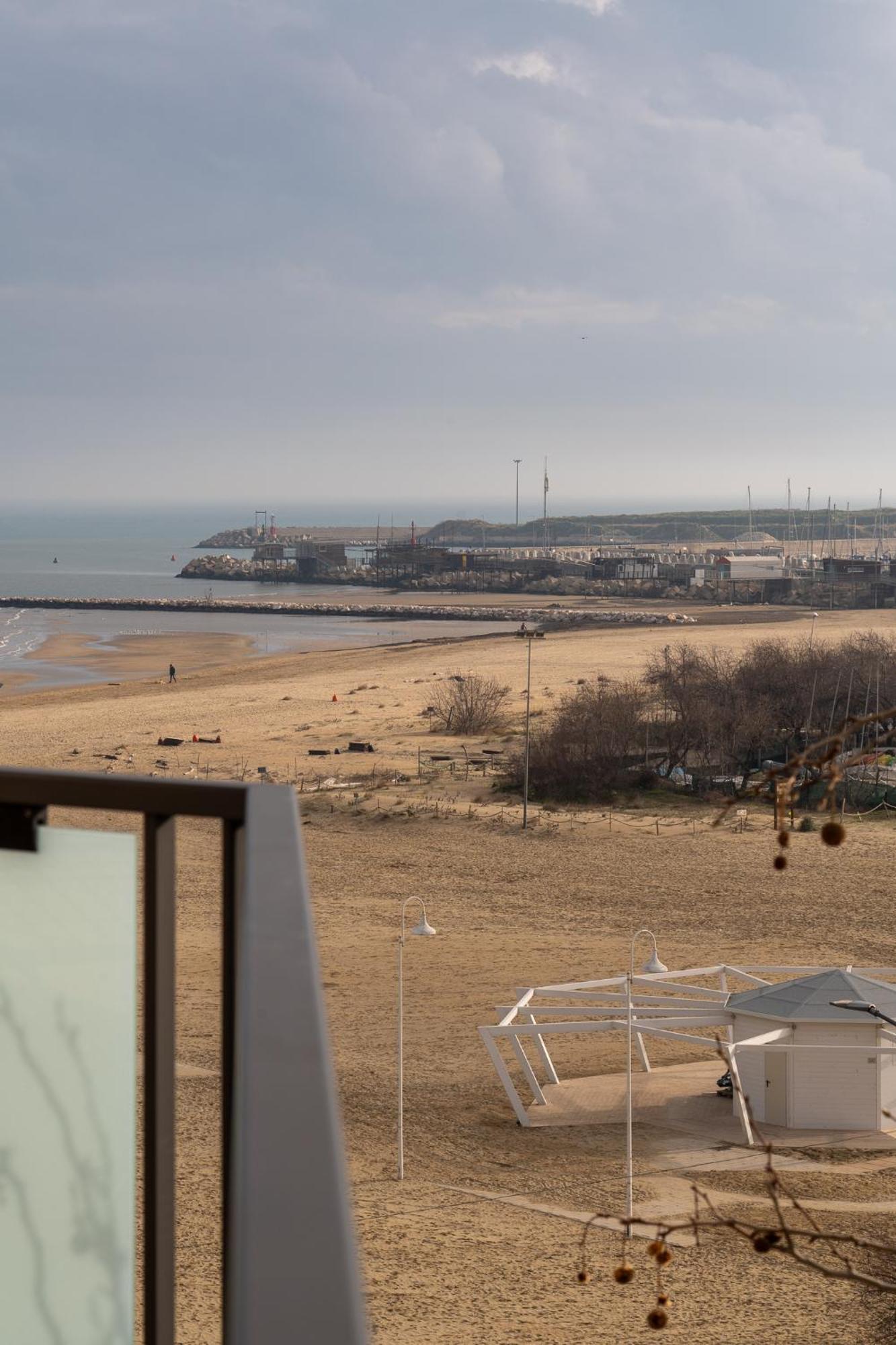 "Casa Incantevole" Fronte Mare Pescara - Appartamento Via Buozzi ภายนอก รูปภาพ